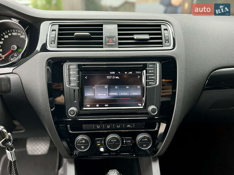 Седан Volkswagen Jetta 2016 в Одессе