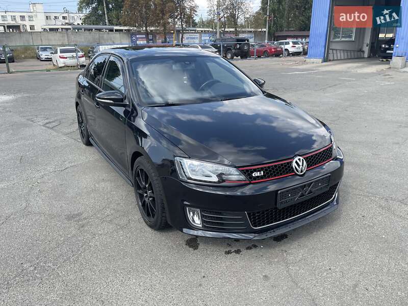 Седан Volkswagen Jetta 2015 в Києві фото 27 Седан Volkswagen Jetta 2015 в Києві