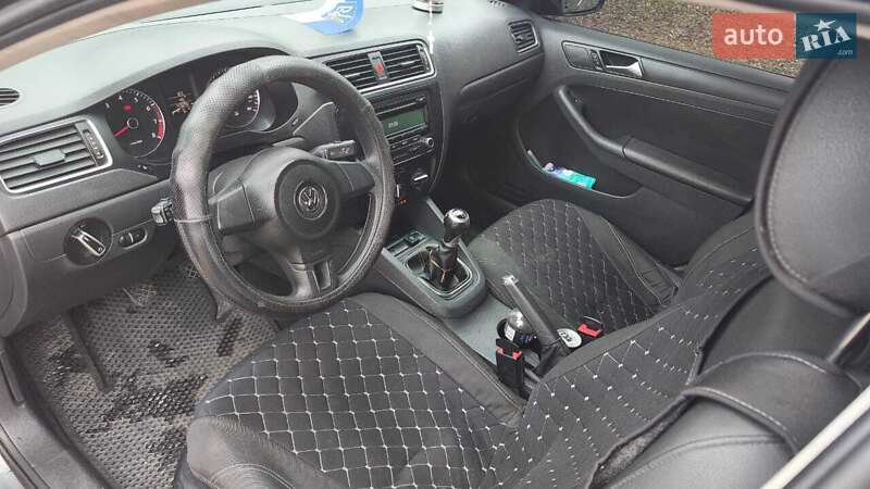 Седан Volkswagen Jetta 2011 в Першотравенске фото 15 Седан Volkswagen Jetta 2011 в Першотравенске