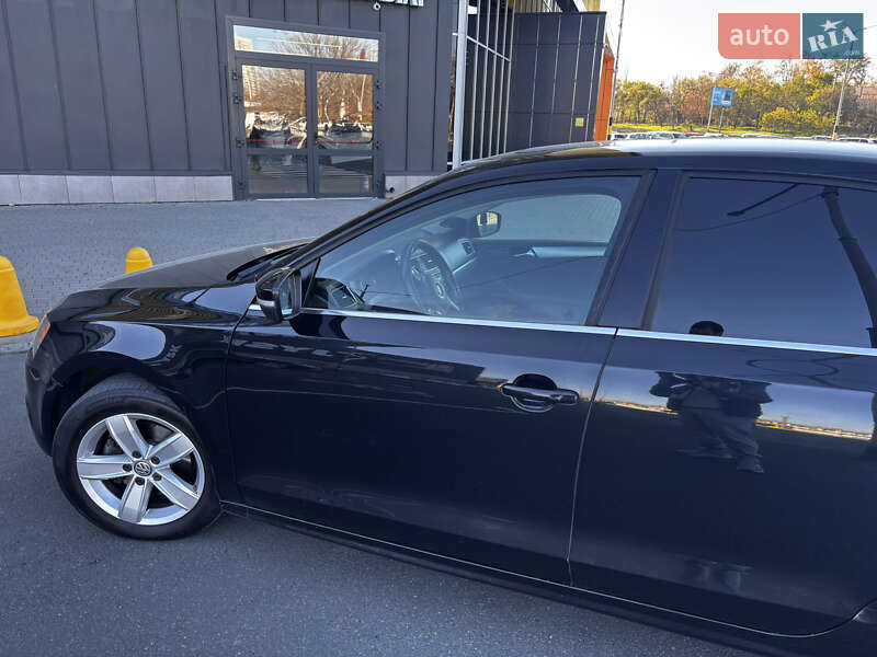Седан Volkswagen Jetta 2011 в Киеве