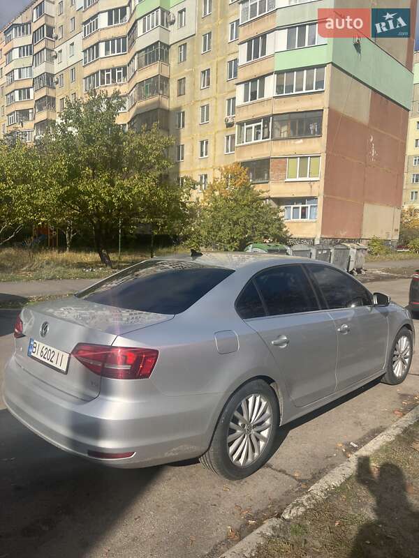 Седан Volkswagen Jetta 2015 в Полтаві