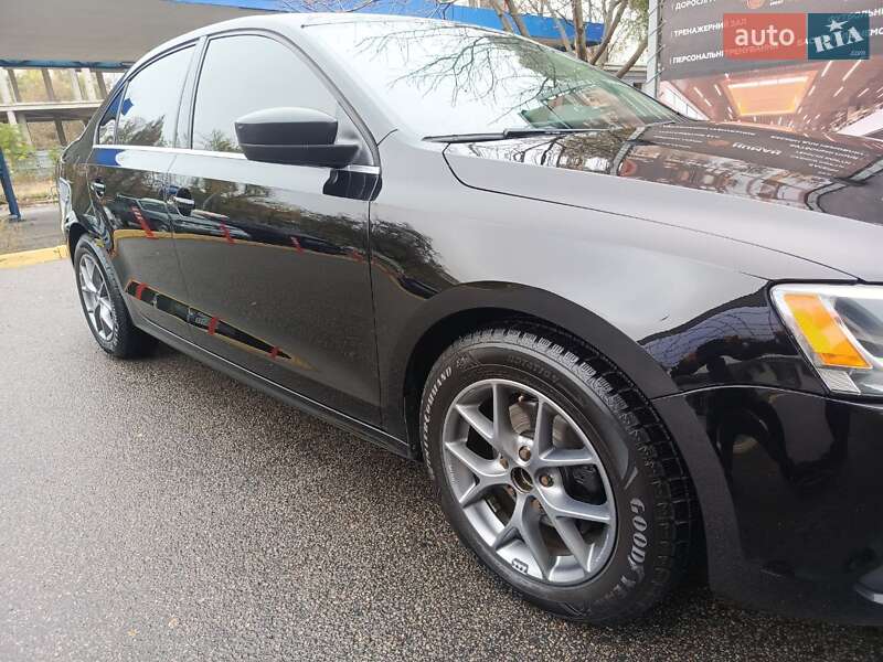 Седан Volkswagen Jetta 2014 в Днепре