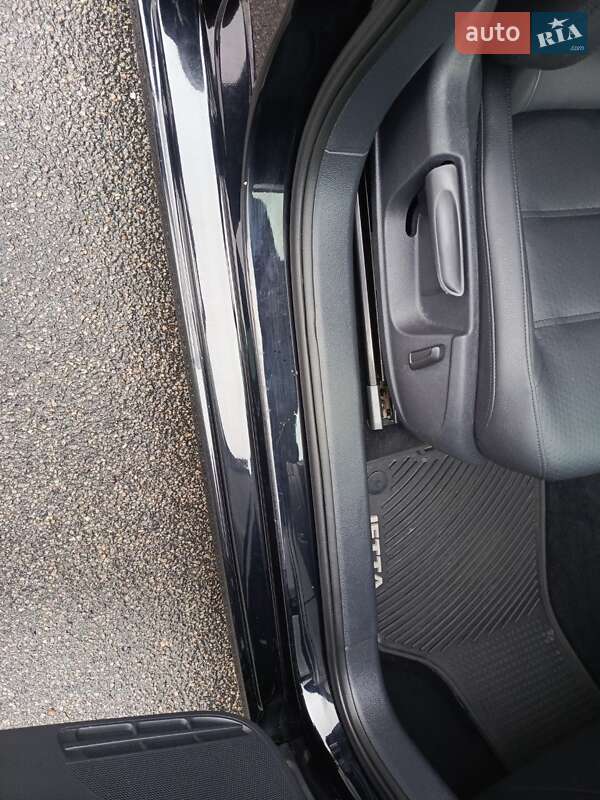 Седан Volkswagen Jetta 2014 в Днепре