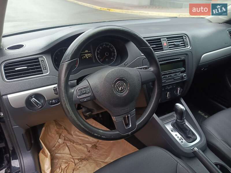 Седан Volkswagen Jetta 2014 в Днепре