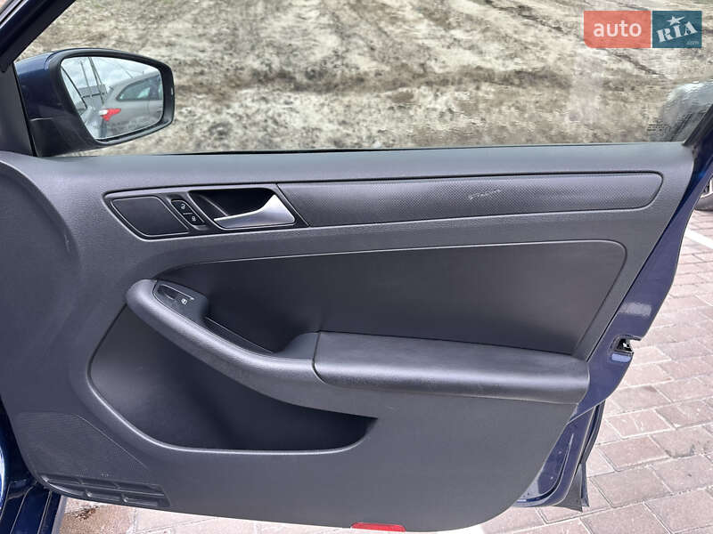 Седан Volkswagen Jetta 2012 в Киеве