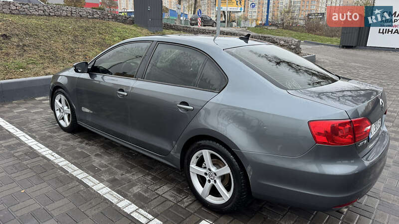 Седан Volkswagen Jetta 2012 в Киеве