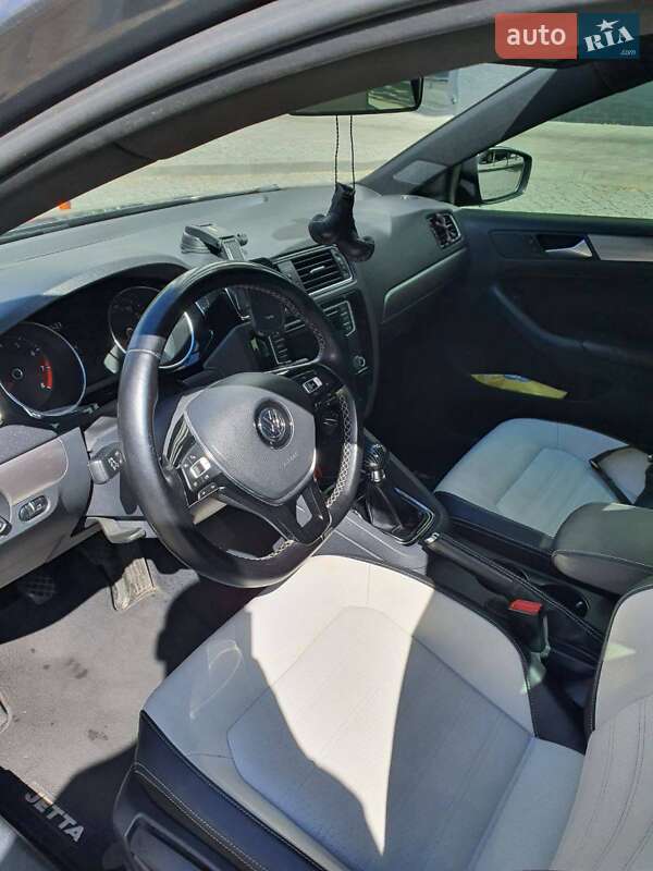 Седан Volkswagen Jetta 2016 в Киеве фото 5 Седан Volkswagen Jetta 2016 в Киеве