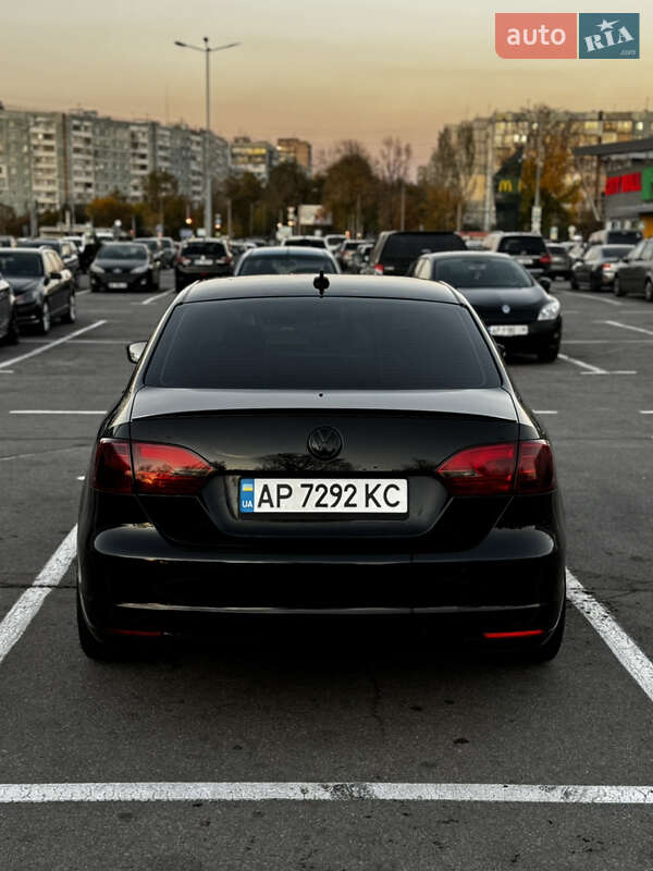 Седан Volkswagen Jetta 2012 в Запоріжжі