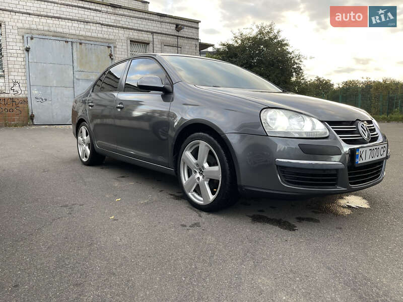 Седан Volkswagen Jetta 2009 в Києві