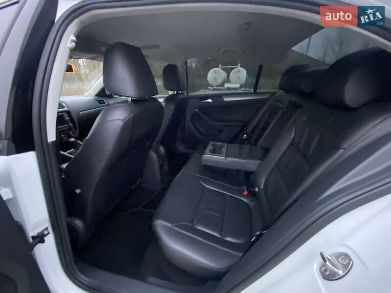 Седан Volkswagen Jetta 2017 в Запорожье