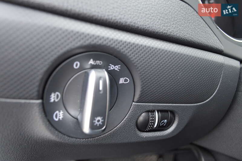 Седан Volkswagen Jetta 2016 в Кропивницькому фото 26 Седан Volkswagen Jetta 2016 в Кропивницькому