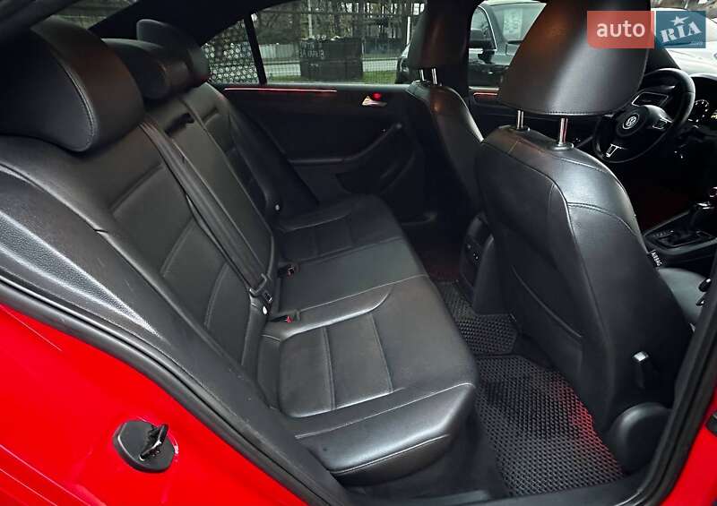 Седан Volkswagen Jetta 2012 в Харкові