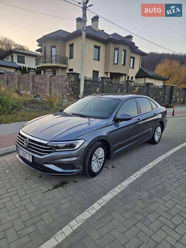 Седан Volkswagen Jetta 2018 в Львове