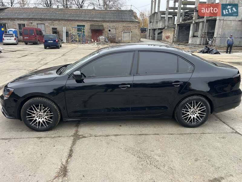 Седан Volkswagen Jetta 2016 в Киеве