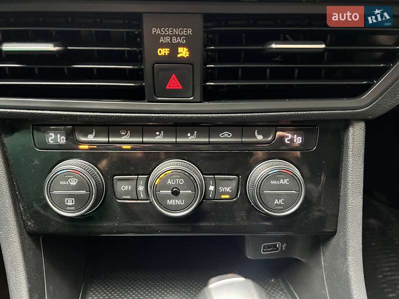 Седан Volkswagen Jetta 2019 в Дніпрі