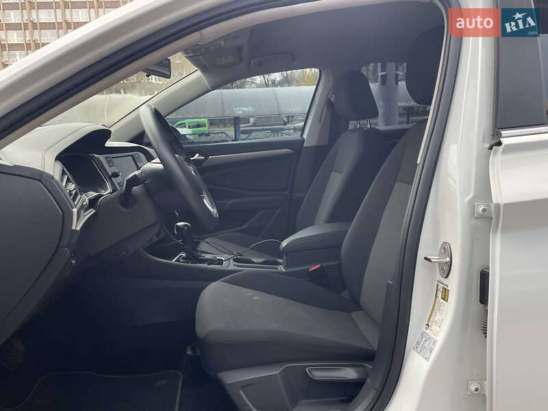 Седан Volkswagen Jetta 2020 в Києві