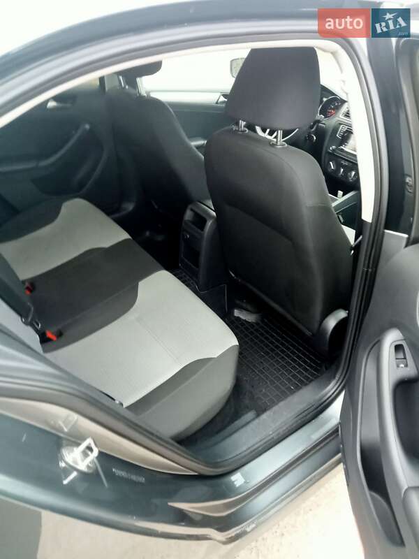 Седан Volkswagen Jetta 2017 в Івано-Франківську