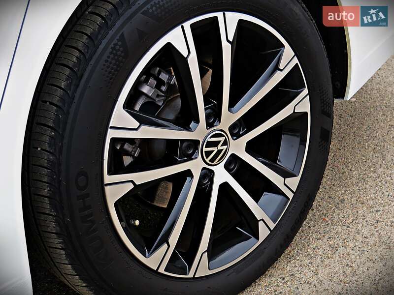 Седан Volkswagen Jetta 2024 в Черкассах