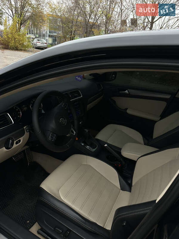 Седан Volkswagen Jetta 2014 в Запорожье фото 10 Седан Volkswagen Jetta 2014 в Запорожье