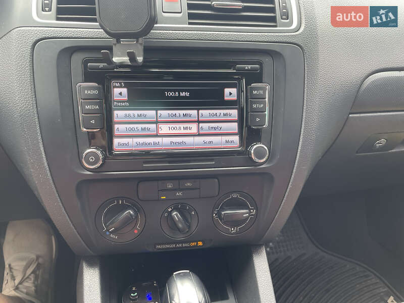 Седан Volkswagen Jetta 2012 в Львове