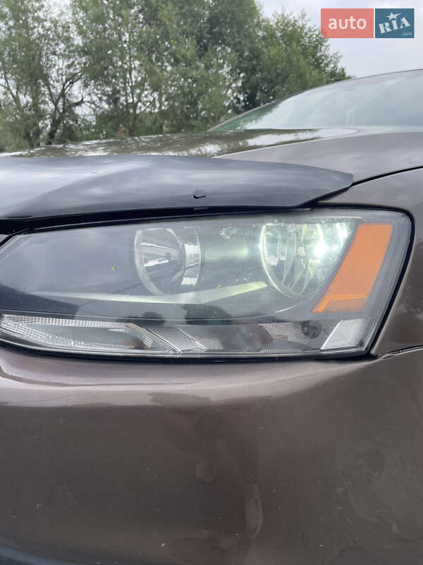 Седан Volkswagen Jetta 2012 в Львове