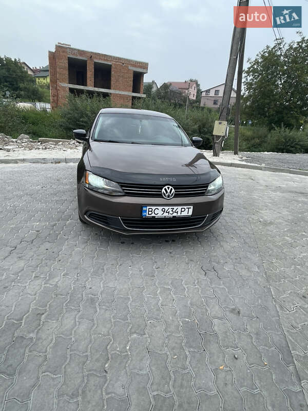 Седан Volkswagen Jetta 2012 в Львове