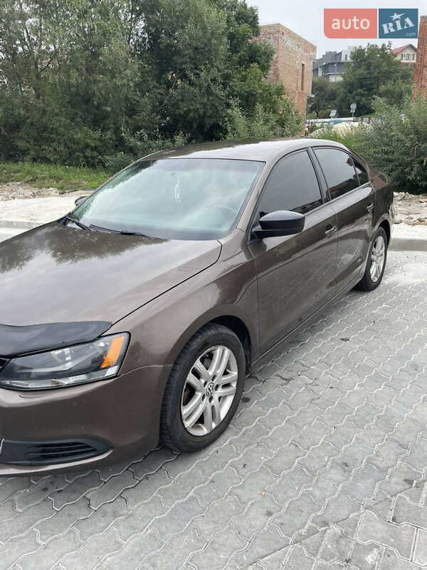Седан Volkswagen Jetta 2012 в Львове