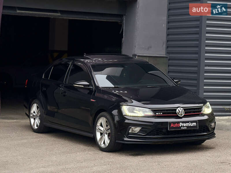 Седан Volkswagen Jetta 2016 в Харкові