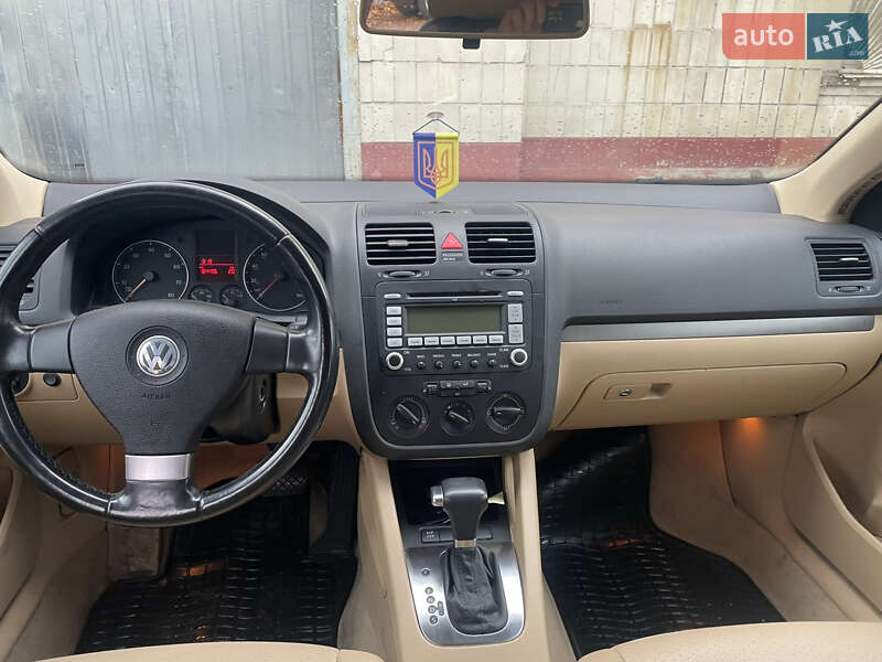 Седан Volkswagen Jetta 2009 в Києві фото 12 Седан Volkswagen Jetta 2009 в Києві