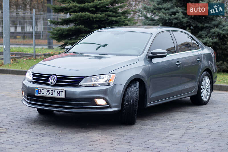Седан Volkswagen Jetta 2015 в Львове