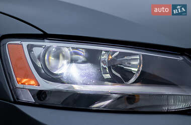 Седан Volkswagen Jetta 2015 в Львове