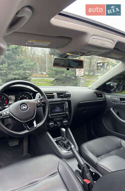 Седан Volkswagen Jetta 2015 в Львове