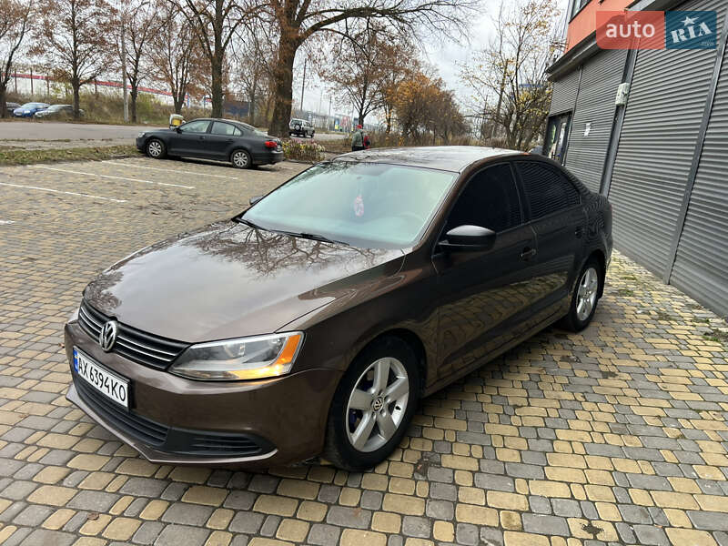 Седан Volkswagen Jetta 2010 в Чернігові