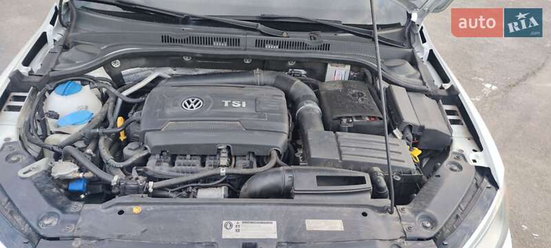 Седан Volkswagen Jetta 2015 в Житомирі