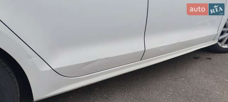 Седан Volkswagen Jetta 2015 в Житомирі