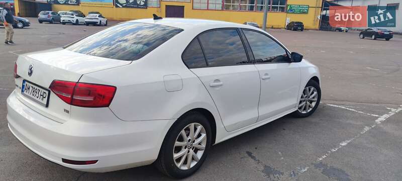 Седан Volkswagen Jetta 2015 в Житомирі