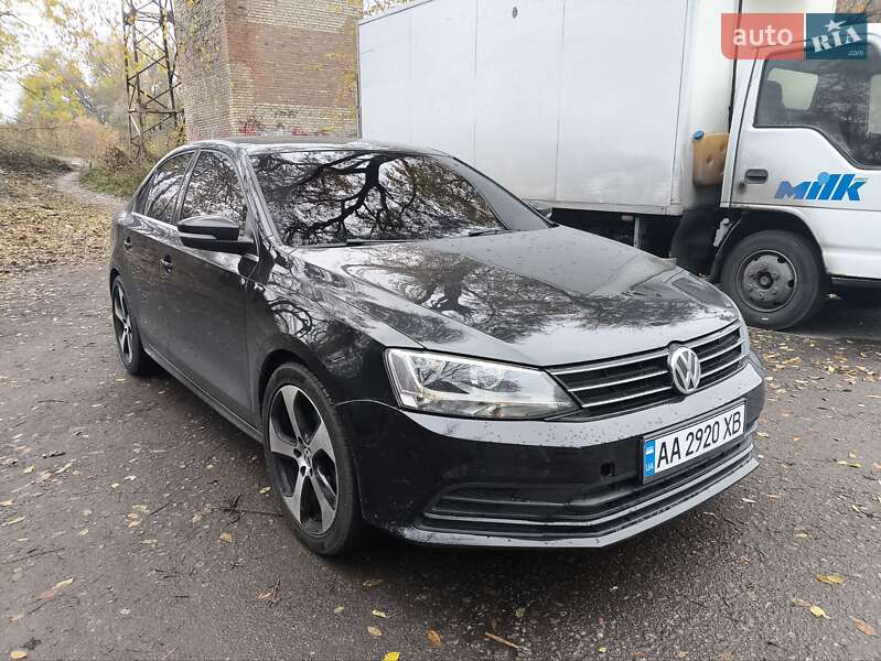 Седан Volkswagen Jetta 2015 в Киеве