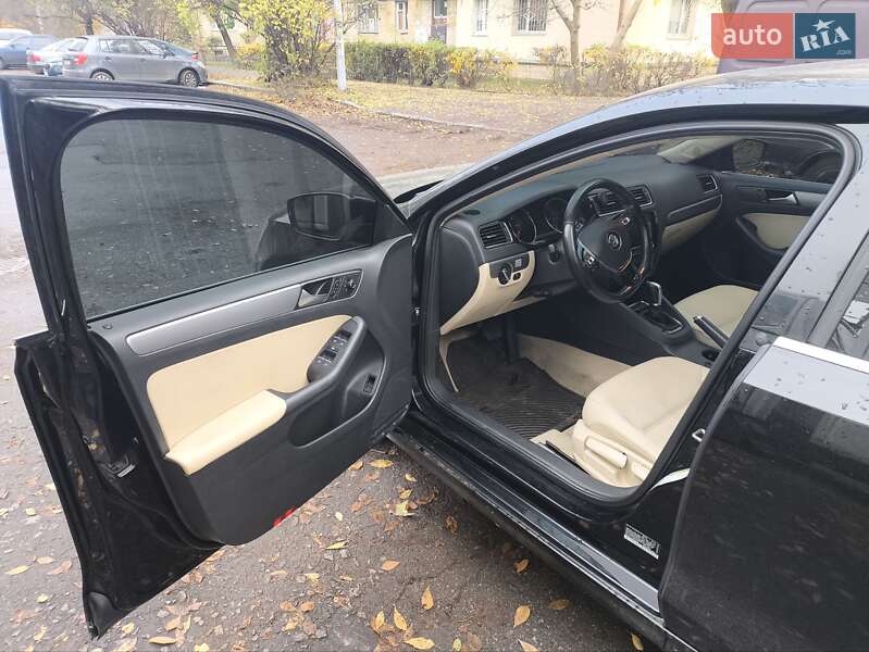 Седан Volkswagen Jetta 2015 в Киеве
