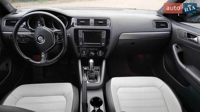 Седан Volkswagen Jetta 2016 в Вінниці
