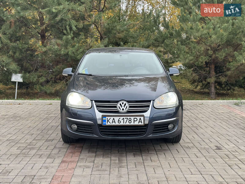 Седан Volkswagen Jetta 2008 в Києві