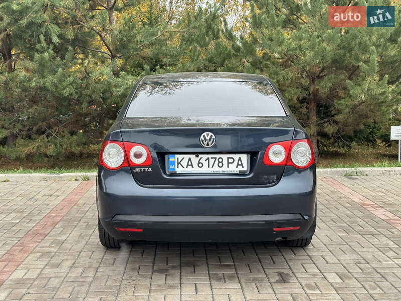 Седан Volkswagen Jetta 2008 в Києві