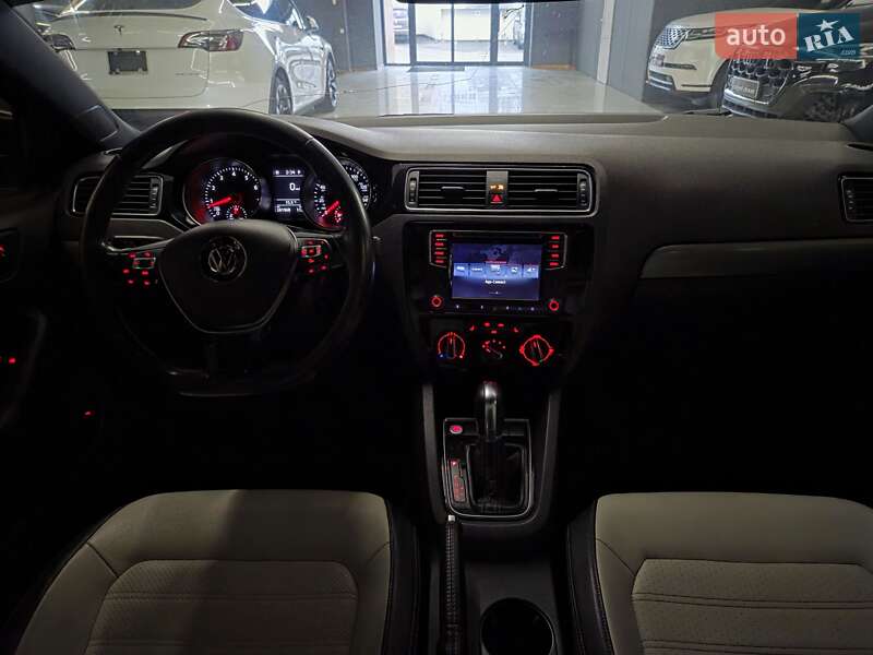 Седан Volkswagen Jetta 2015 в Николаеве