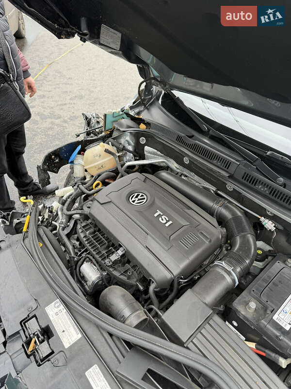 Седан Volkswagen Jetta 2015 в Киеве