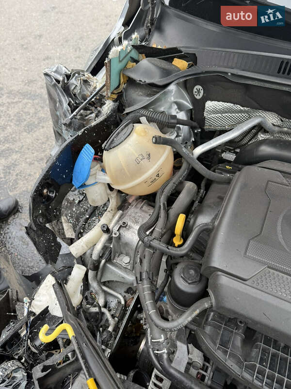 Седан Volkswagen Jetta 2015 в Киеве