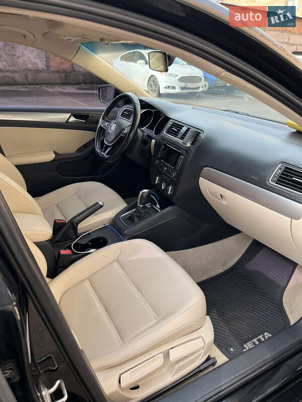 Седан Volkswagen Jetta 2014 в Києві
