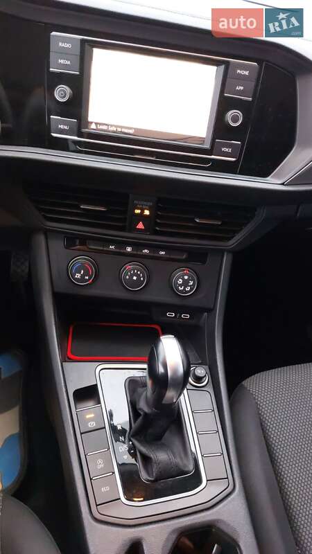 Седан Volkswagen Jetta 2021 в Запоріжжі