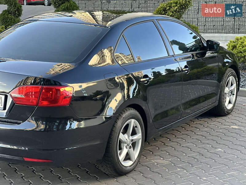 Седан Volkswagen Jetta 2014 в Киеве