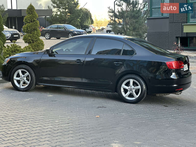 Седан Volkswagen Jetta 2014 в Киеве