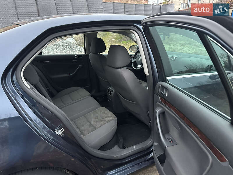 Седан Volkswagen Jetta 2008 в Києві