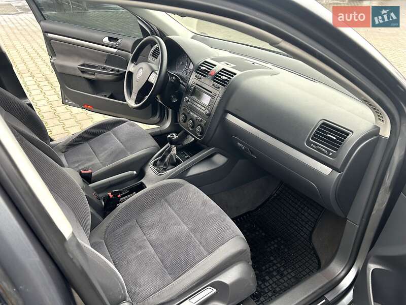 Седан Volkswagen Jetta 2005 в Летичеве